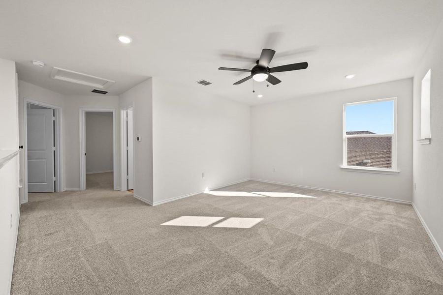 Spacious, unfurnished interior of a new home in Creekside at Estancia, Austin (Image 7).