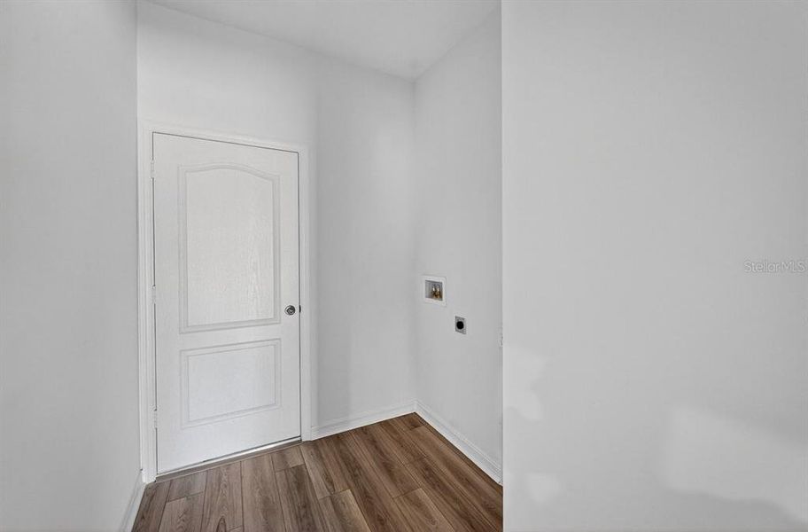 Spacious, unfurnished interior of a new home in , Deltona (Image 26).