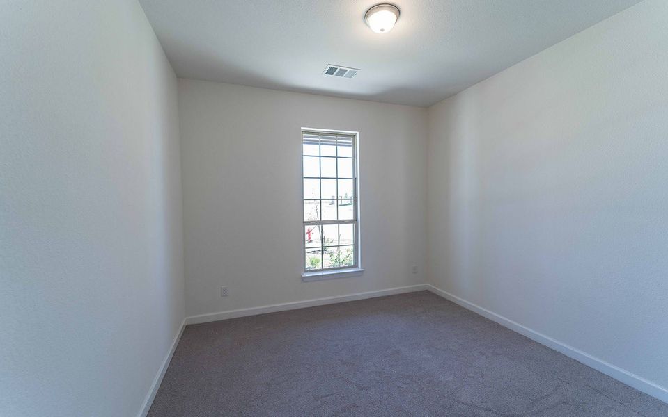 Spacious, unfurnished interior of a new home in Sonoma Verde, Rockwall (Image 22).