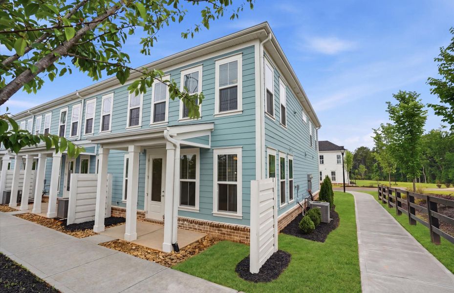 Exterior details and patio area of a home in Alston Park, Greenville (Image 3).