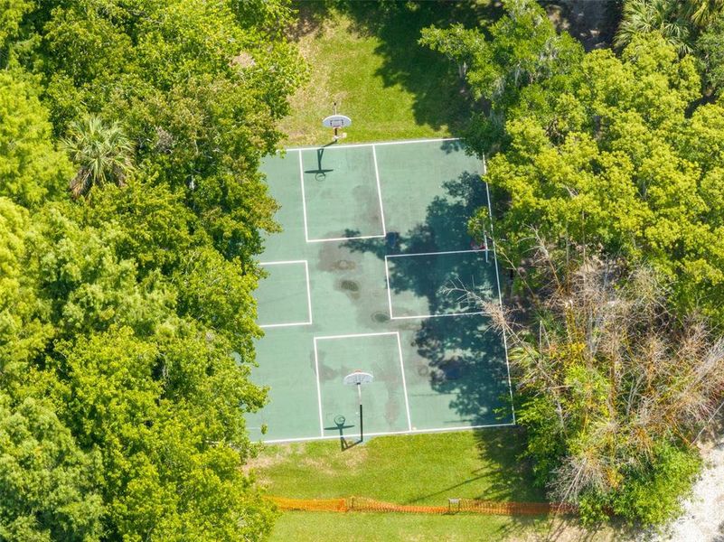 Community amenities in , Longwood (Image 22).