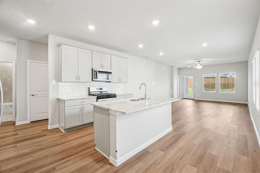 Photo is not of the actual home, but is an inspirational photo of builder’s model home and may depict options, furnishings, and/or decorator features that are not included. Photo is not of the actual home, but is an inspirational photo of builder’s model home and may depict options, furnishings, and/or decorator features that are not included.