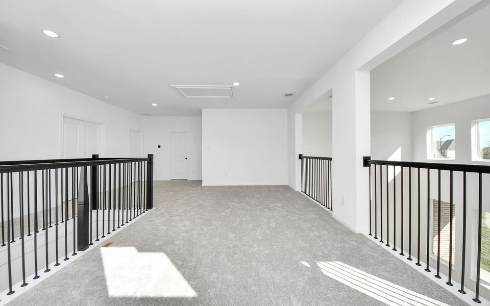 Spacious, unfurnished interior of a new home in Elyson, Katy (Image 12).