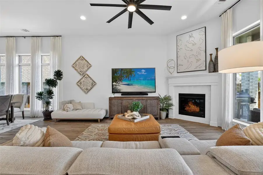 Furnished interior view inside a new home in Trinity Falls, McKinney (Image 8). Furnished interior view inside a new home in Trinity Falls, McKinney (Image 8).