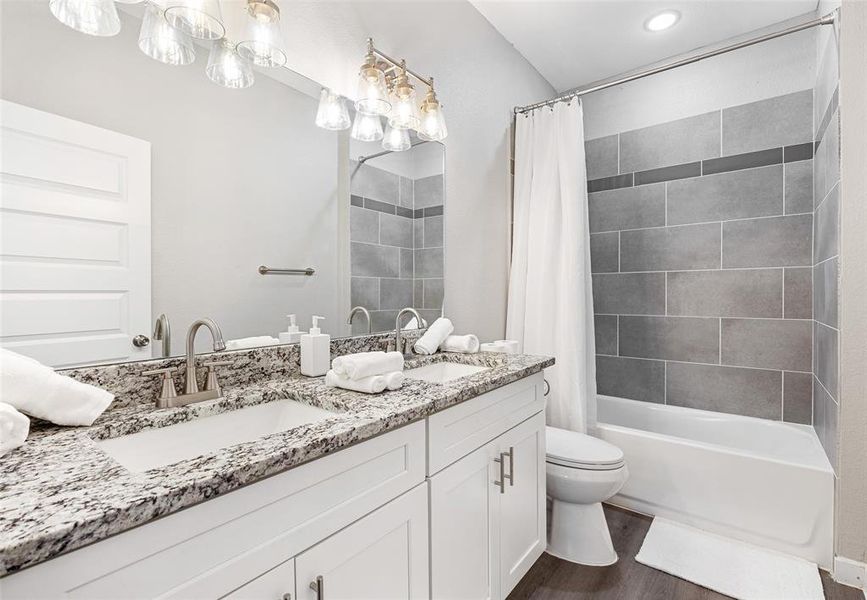 Furnished interior view inside a new home in , Dallas (Image 14).