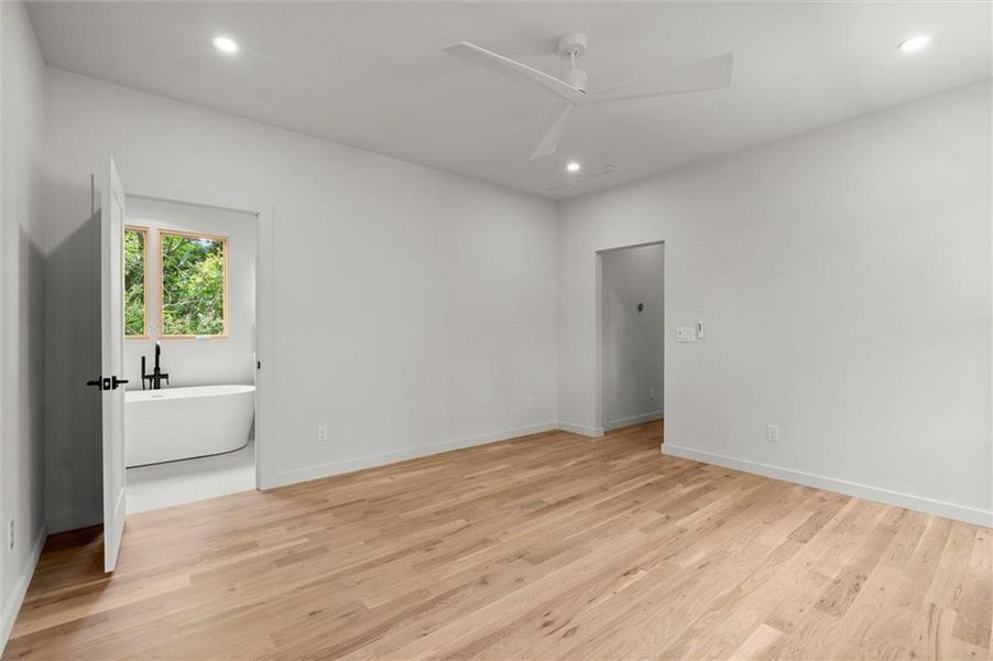Spacious, unfurnished interior of a new home in , Atlanta (Image 35). Spacious, unfurnished interior of a new home in , Atlanta (Image 35).