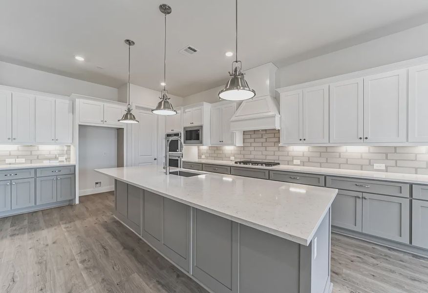Plan 6005 upgraded kitchen - 5 of 19
