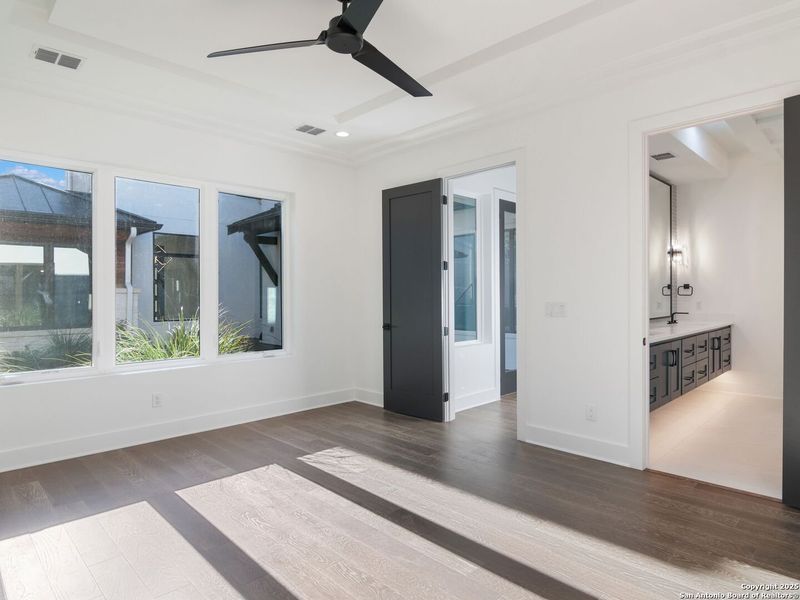 Spacious, unfurnished interior of a new home in Dominion Heights, San Antonio (Image 38). Spacious, unfurnished interior of a new home in Dominion Heights, San Antonio (Image 38).