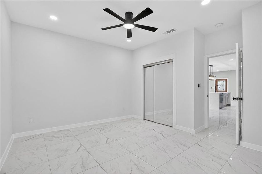 Spacious, unfurnished interior of a new home in , Granbury (Image 30).