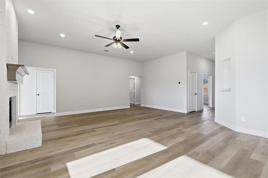 Spacious, unfurnished interior of a new home in Stoneview, Glen Rose (Image 20). Spacious, unfurnished interior of a new home in Stoneview, Glen Rose (Image 20).