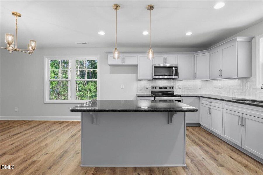 22-303 N West St-22