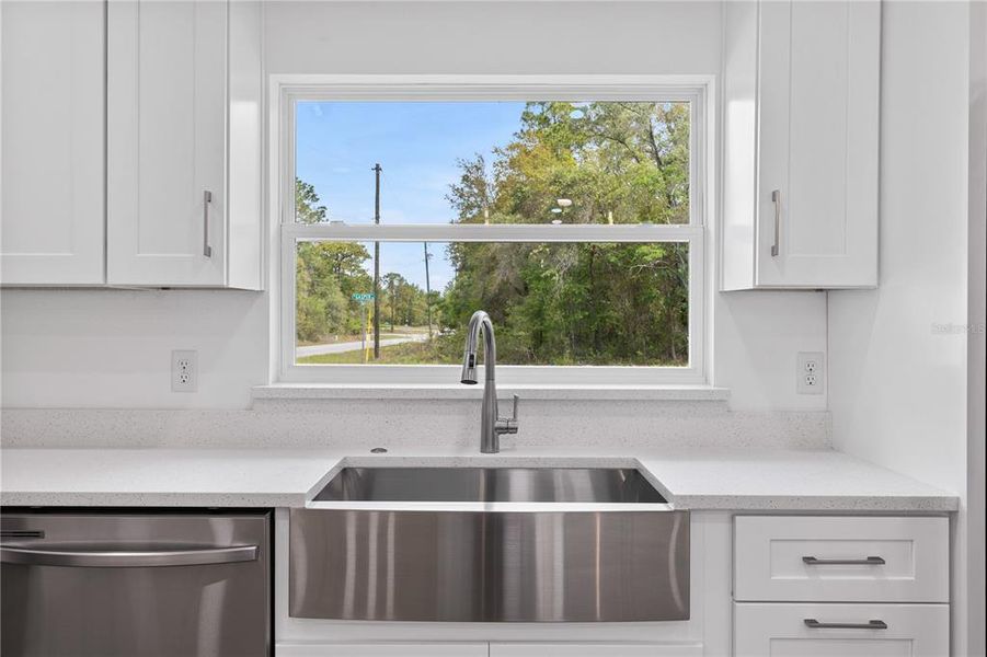 Close-up of interior finishes inside a home in , Dunnellon (Image 20).