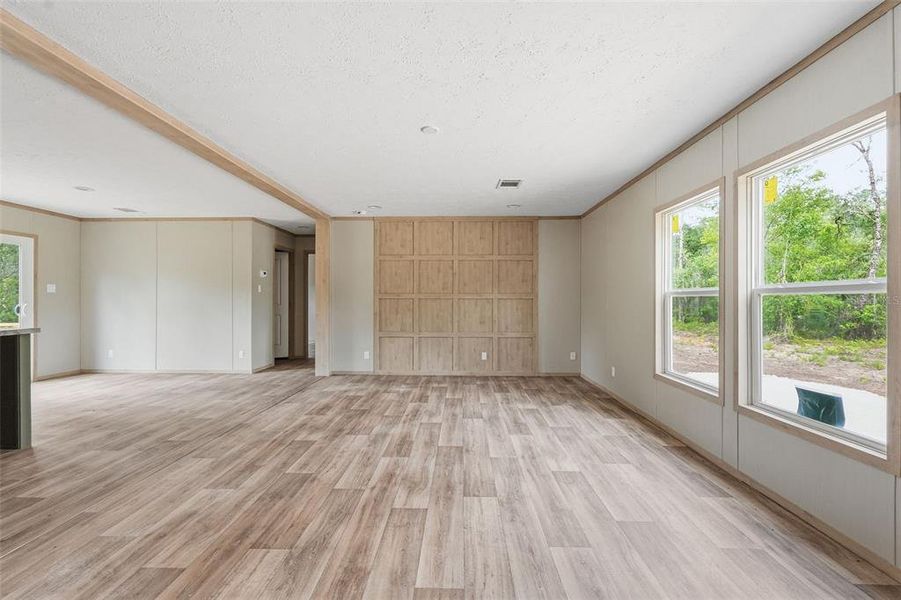 Spacious, unfurnished interior of a new home in , Williston (Image 20).