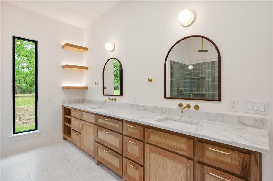 Furnished interior view inside a new home in , Corsicana (Image 10).