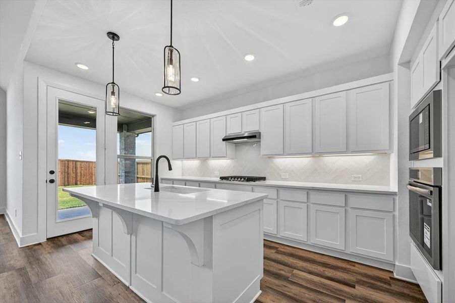 Furnished interior view inside a new home in Heritage Ranch, Sherman (Image 4).