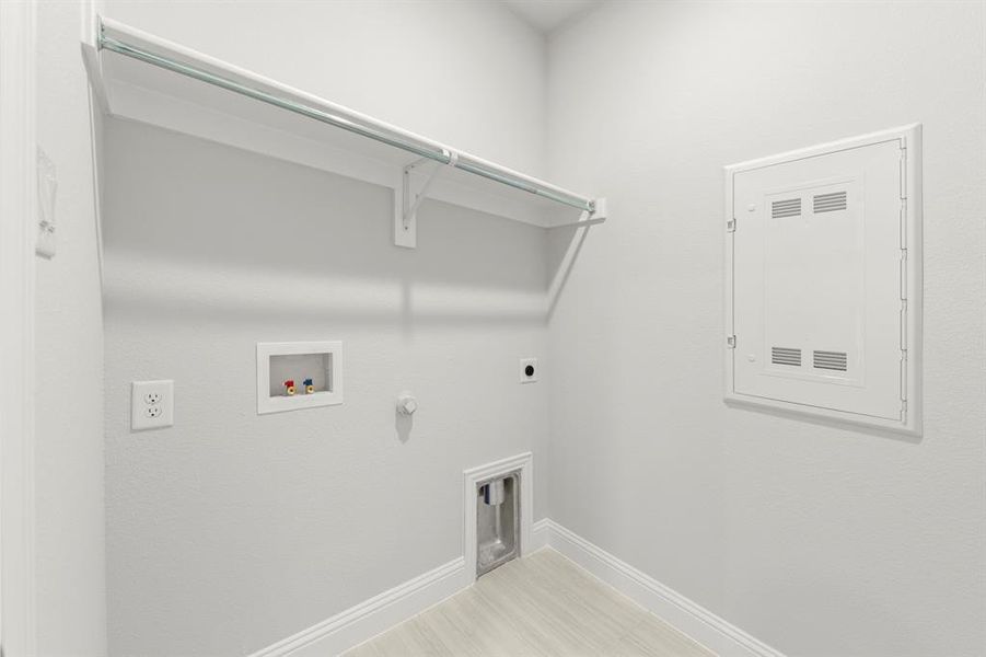 05. 2902 Hanscom - Utility