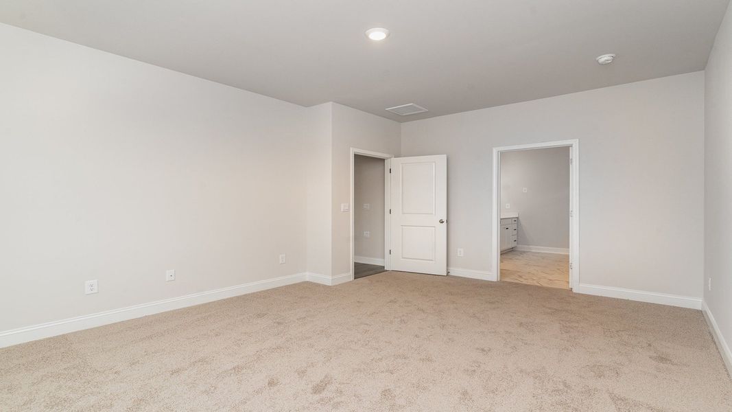 Representative unfurnished interior of a home built from the DARBY by D.R. Horton in Spring View Landing, Loris (Image 20).