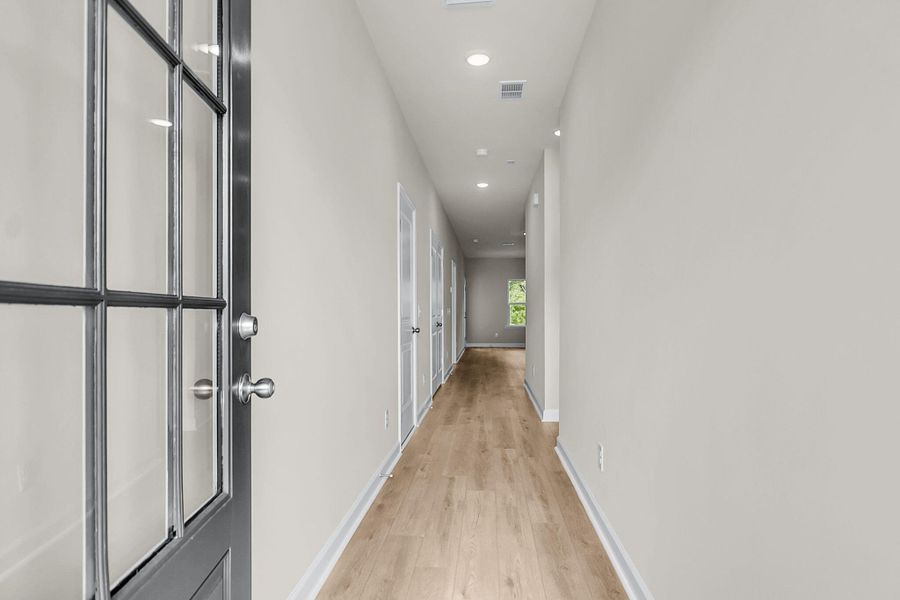 Spacious, unfurnished interior of a new home in , Summerville (Image 25).