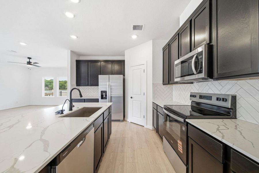 Furnished interior view inside a new home in Lake Conroe Cove, Willis (Image 7).