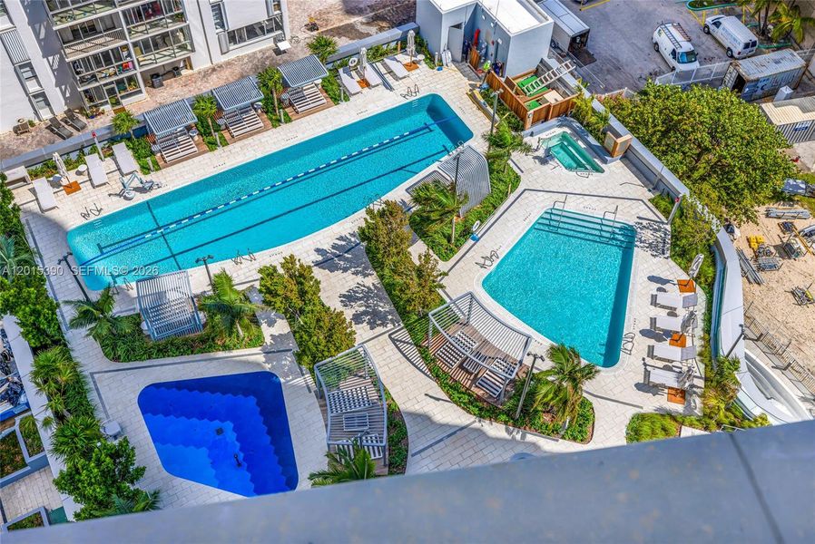 Condo located in Miami, FL showcasing its design and architecture (Image 62).