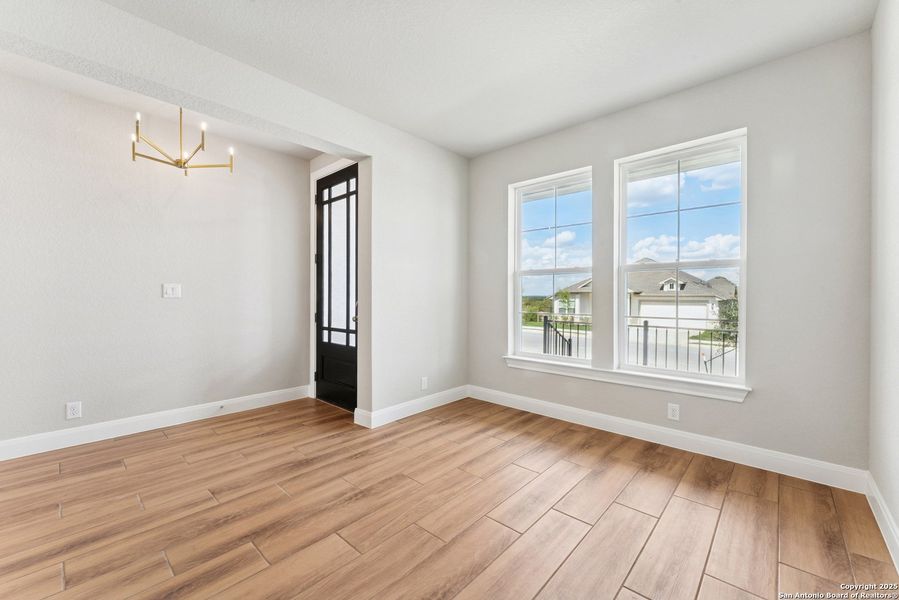 Spacious, unfurnished interior of a new home in The Crossvine 45’, Schertz (Image 18).