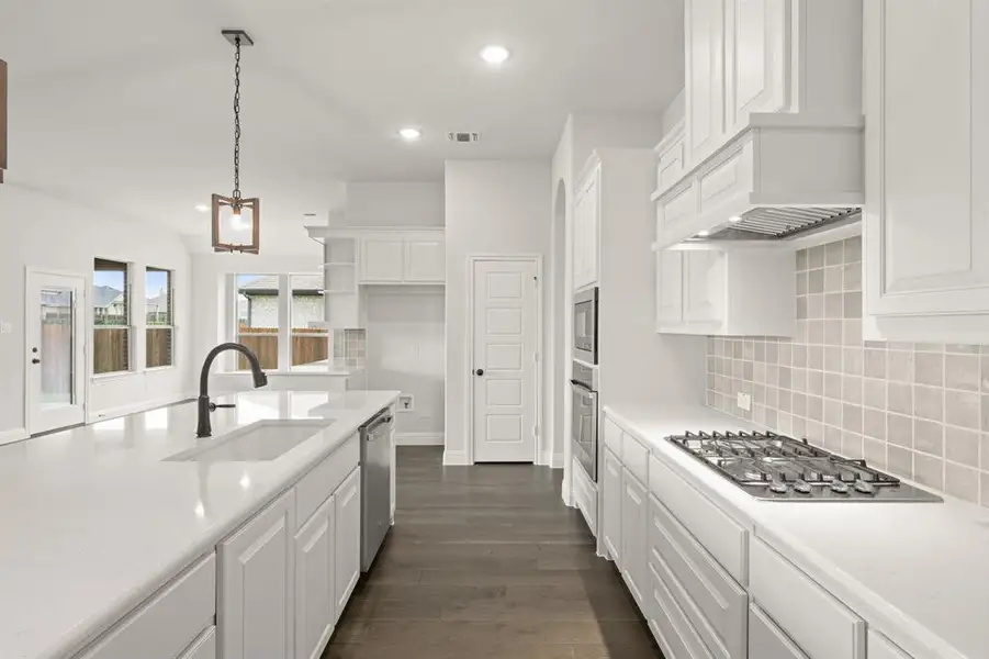 DFW-Redden Farms-Concept 2622-3457 Shorthorn Lane-Kitchen-Risewell Homes-3