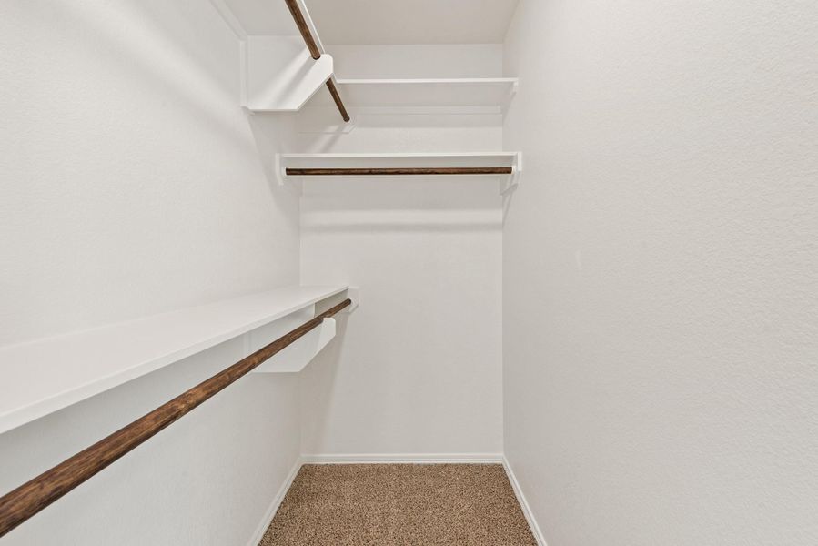 Spacious, unfurnished interior of a new home in , Navasota (Image 22).