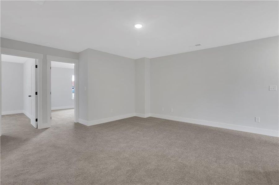 Spacious, unfurnished interior of a new home in , Dawsonville (Image 27).