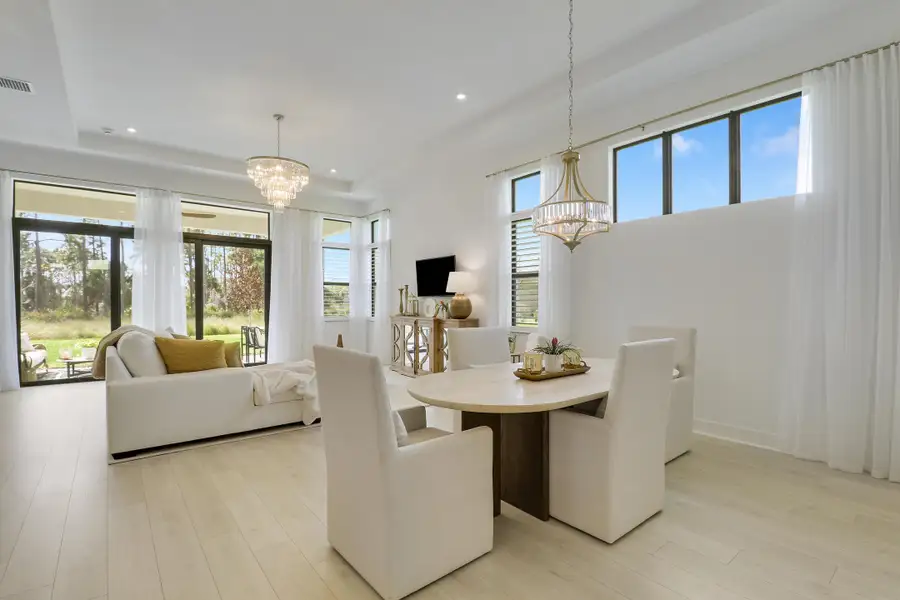 Dining/Living Room Dining/Living Room