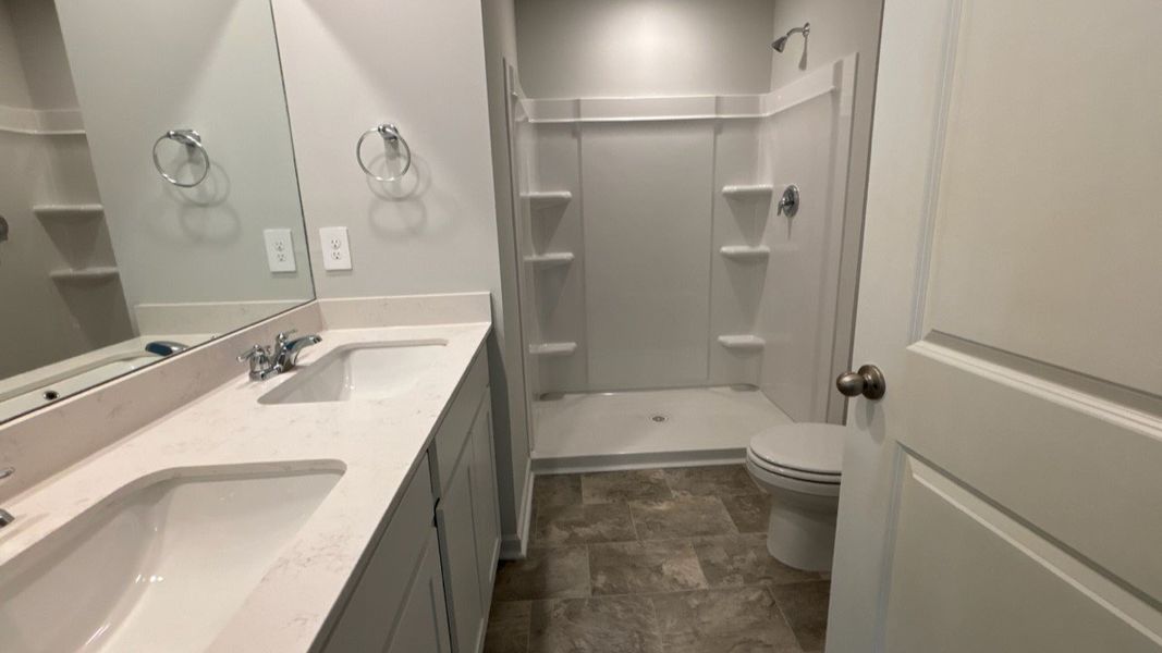 Furnished interior view inside a new home in Saddle Trace, Lewisburg (Image 8).