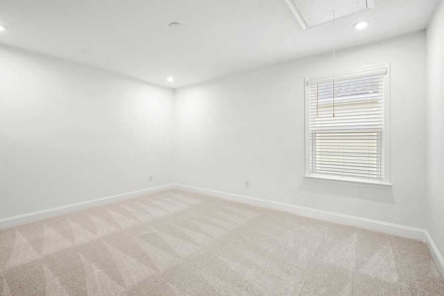 Spacious, unfurnished interior of a new home in Salem Bay, Beaufort (Image 40).