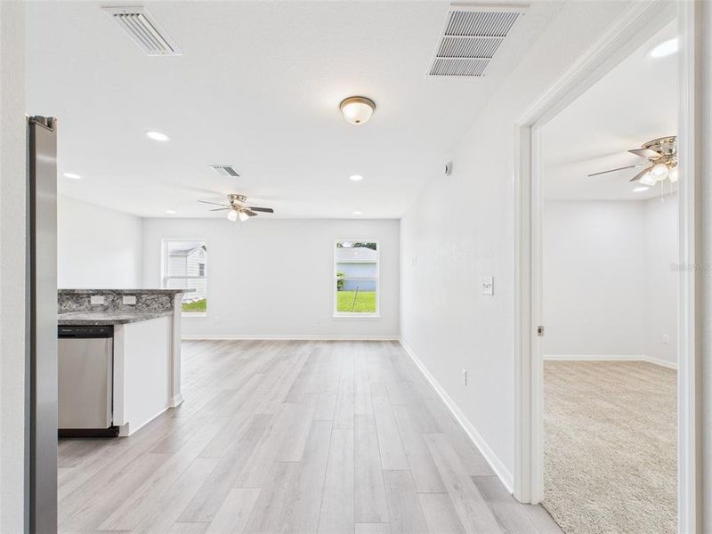 Spacious, unfurnished interior of a new home in , Lakeland (Image 23).