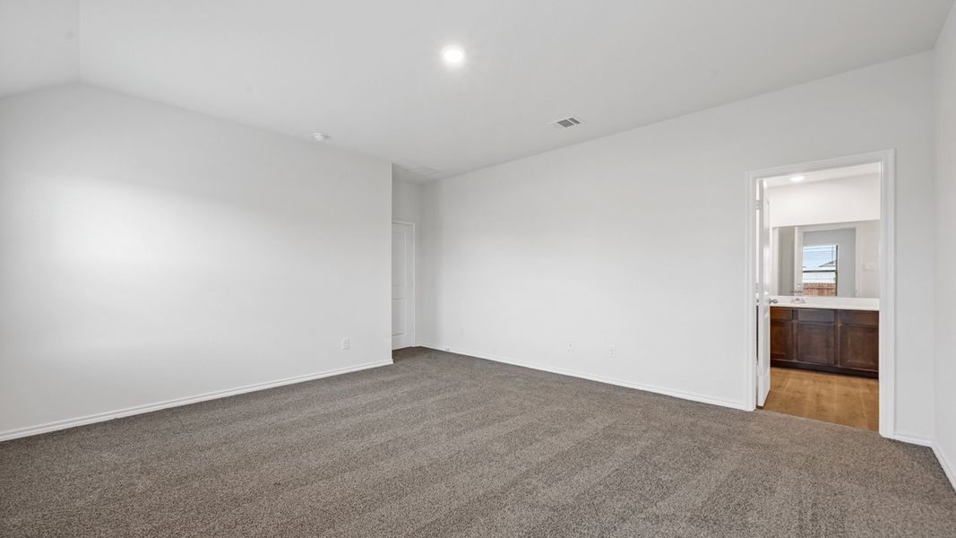Spacious, unfurnished interior of a new home in Saddlebrook, Waxahachie (Image 22). Spacious, unfurnished interior of a new home in Saddlebrook, Waxahachie (Image 22).