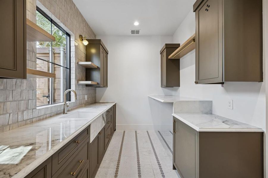 Furnished interior view inside a new home in , Dallas (Image 9).