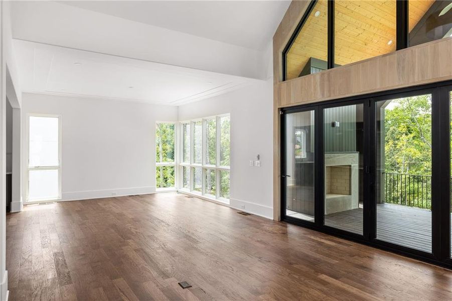 Spacious, unfurnished interior of a new home in , Chattahoochee Hills (Image 25).