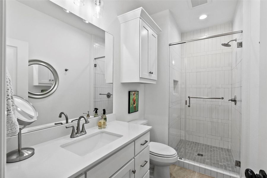 Furnished interior view inside a new home in , Bryan (Image 8).