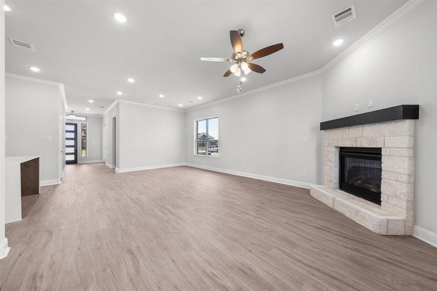 Spacious, unfurnished interior of a new home in Heath Golf and Yacht, Heath (Image 26).