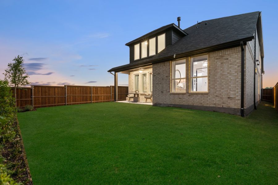 Exterior details and patio area of a home in Reunion, Rhome (Image 21).