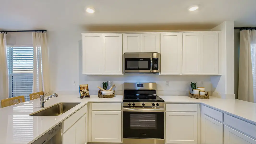 2569 Lilac Kitchen 3of4 F1 Base2 2569 Lilac Kitchen 3of4 F1 Base2