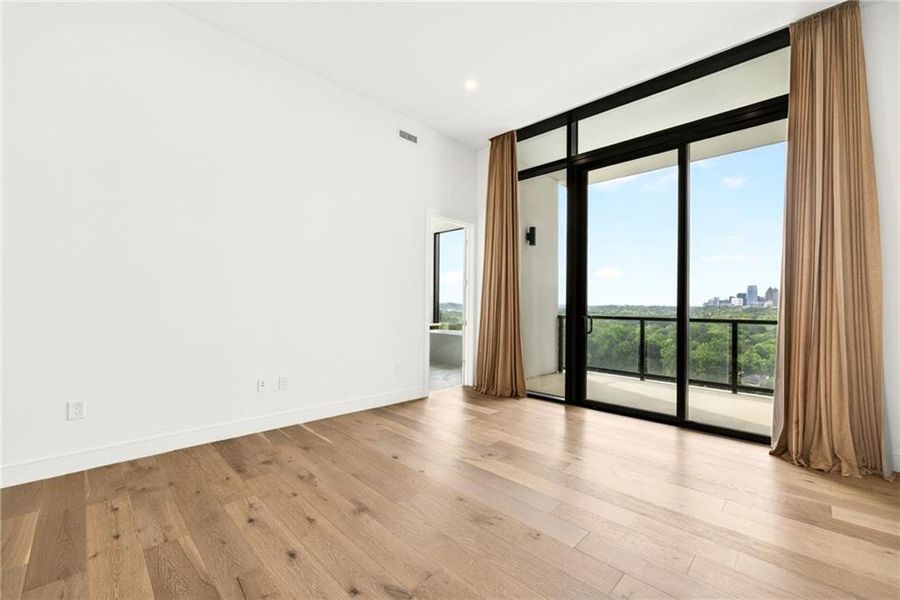 Spacious, unfurnished interior of a new home in The Dillon Buckhead, Atlanta (Image 39).