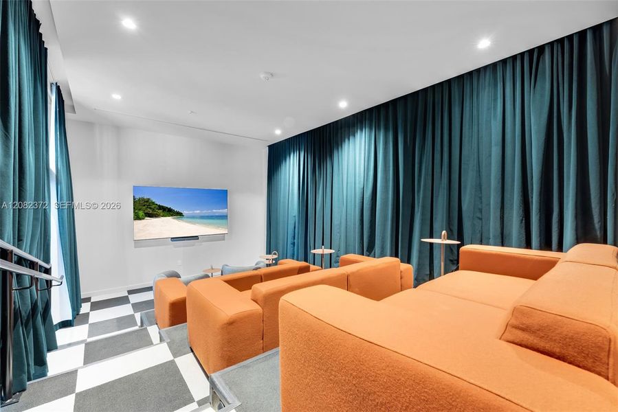 Community amenities in , Miami (Image 32).