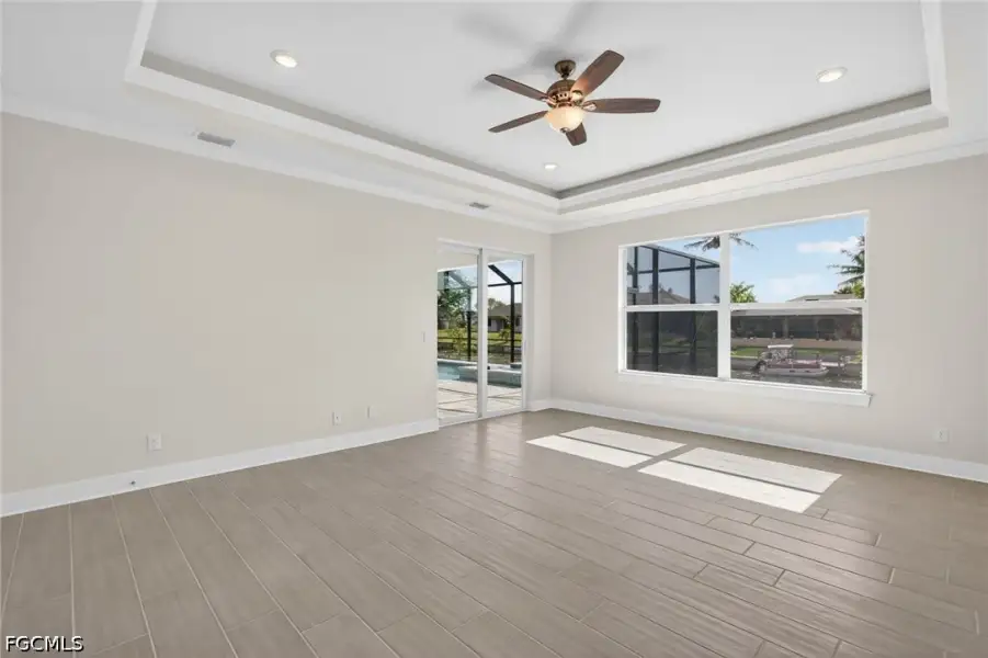 Spacious, unfurnished interior of a new home in Cape Coral, Cape Coral (Image 16).
