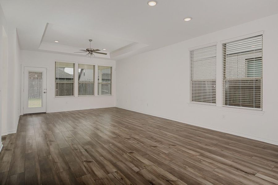 Spacious, unfurnished interior of a new home in Mavera, Conroe (Image 22).