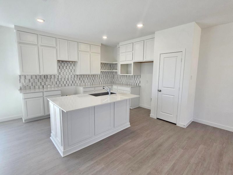 Furnished interior view inside a new home in Esperanza, Richmond (Image 9).