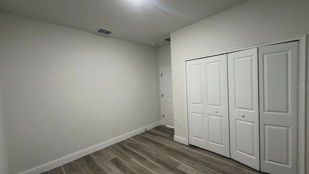 Spacious, unfurnished interior of a new home in , Ocala (Image 12).