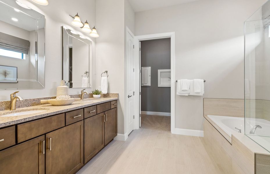 Dual sink vanity Dual sink vanity