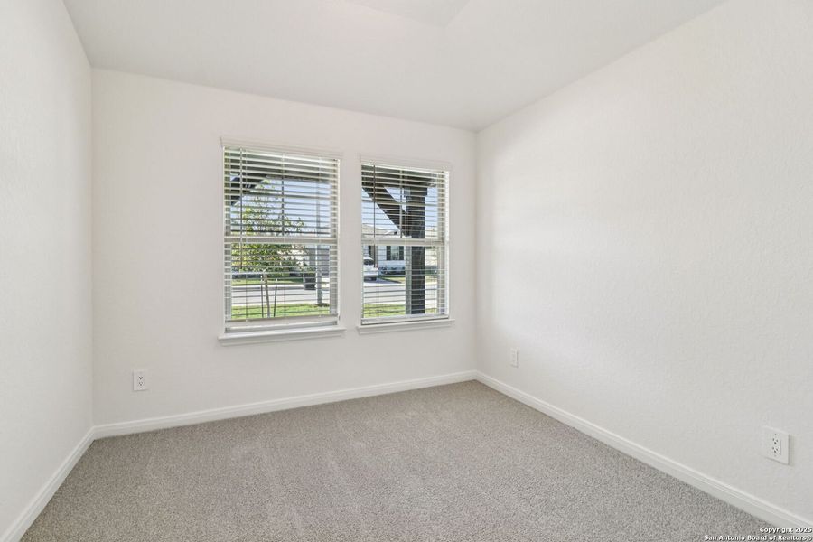 Spacious, unfurnished interior of a new home in Catalina, Converse (Image 32).