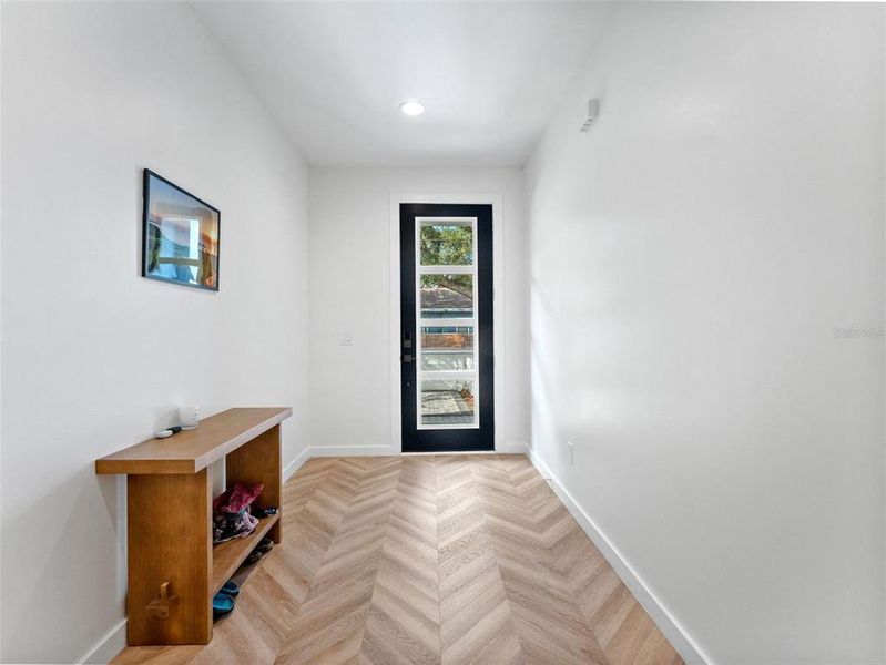 Spacious, unfurnished interior of a new home in , Tampa (Image 20).