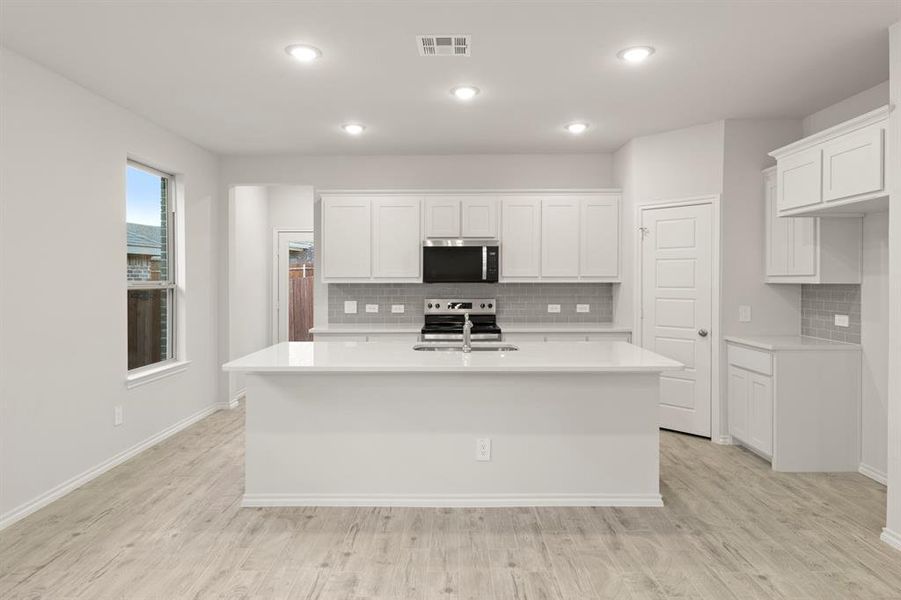 13. 3118 Yellow Pine - Kitchen