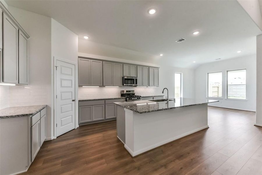 Furnished interior view inside a new home in River Ranch Meadows, Dayton (Image 4).